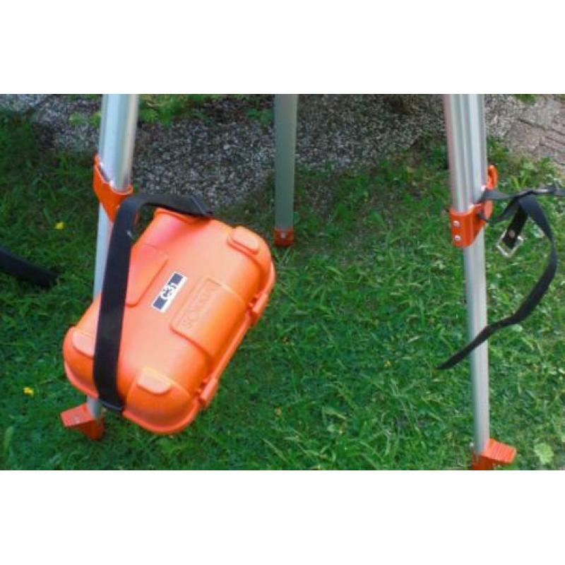 Waterpasinstrument. complete set. IZGS.