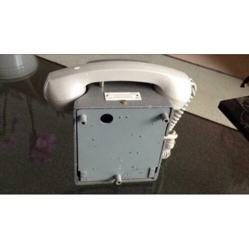 DDR muur telefoon