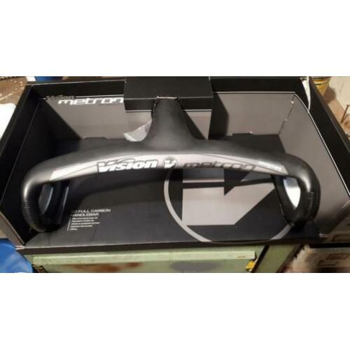 Nieuw in de doos.Vision carbonstuur.