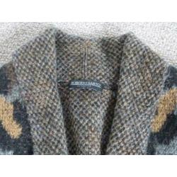 Vest van ROBERTO SARTO maat 40 valt ruim.