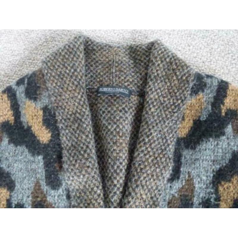 Vest van ROBERTO SARTO maat 40 valt ruim.