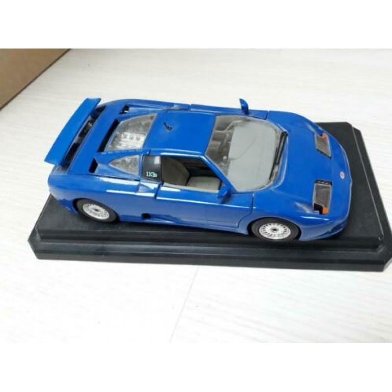 Bugatti EB 110 uit 1991 bburago