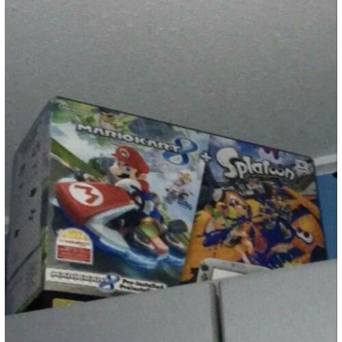 Wii u met 4 games+amiibo en toebehoren