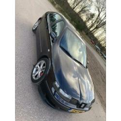 Seat Leon 1.6 77KW 2001 Zwart +set winterbanden