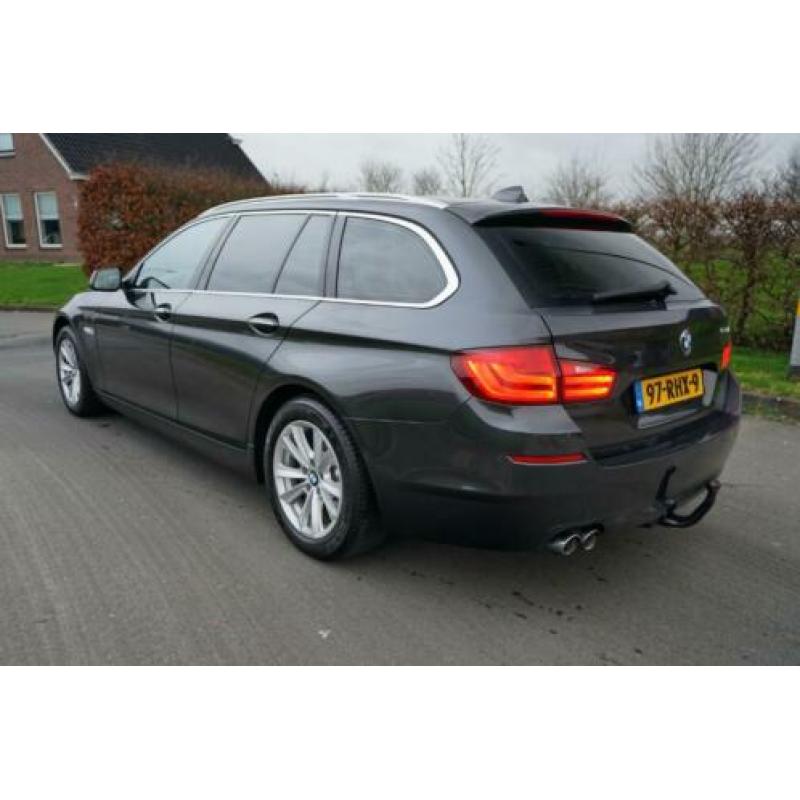 BMW 5-Serie 3.0 530D Touring 2010 Grijs Panoramdak|Keyless|