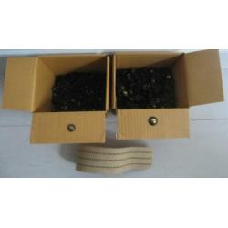 Stoffeerders sier nagels / spijkers en band / stofferen