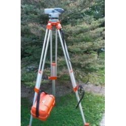 Waterpasinstrument. complete set. IZGS.