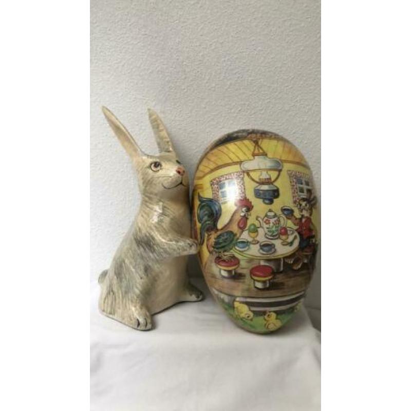 Oude grote papier mache paashaas