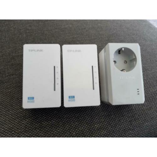 TL-WPA4226T KIT 600mbit wifi powerline adapters set 3 stuks