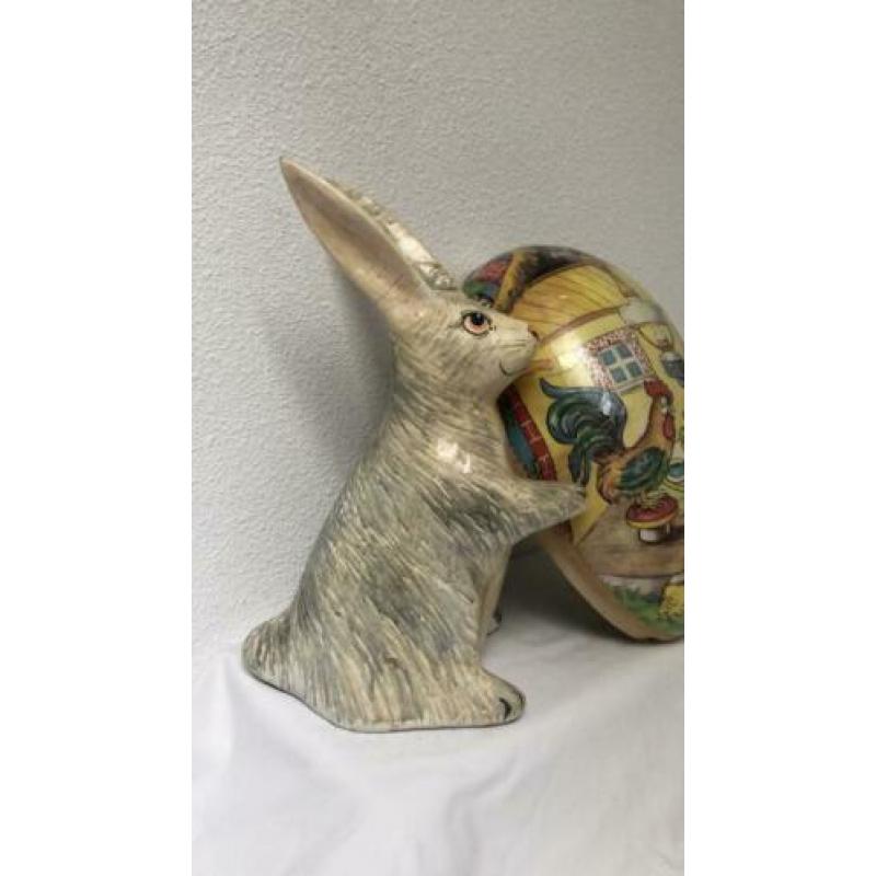Oude grote papier mache paashaas
