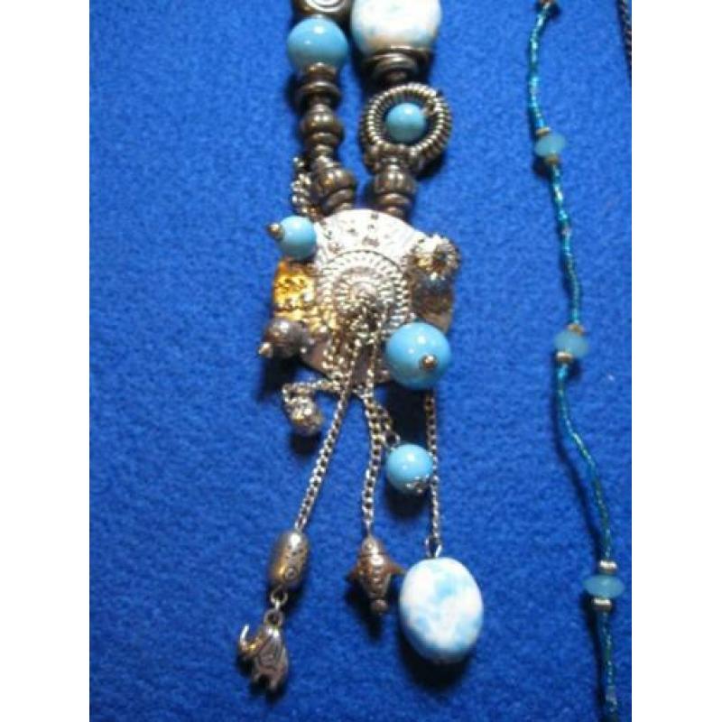 kettingen met blauw