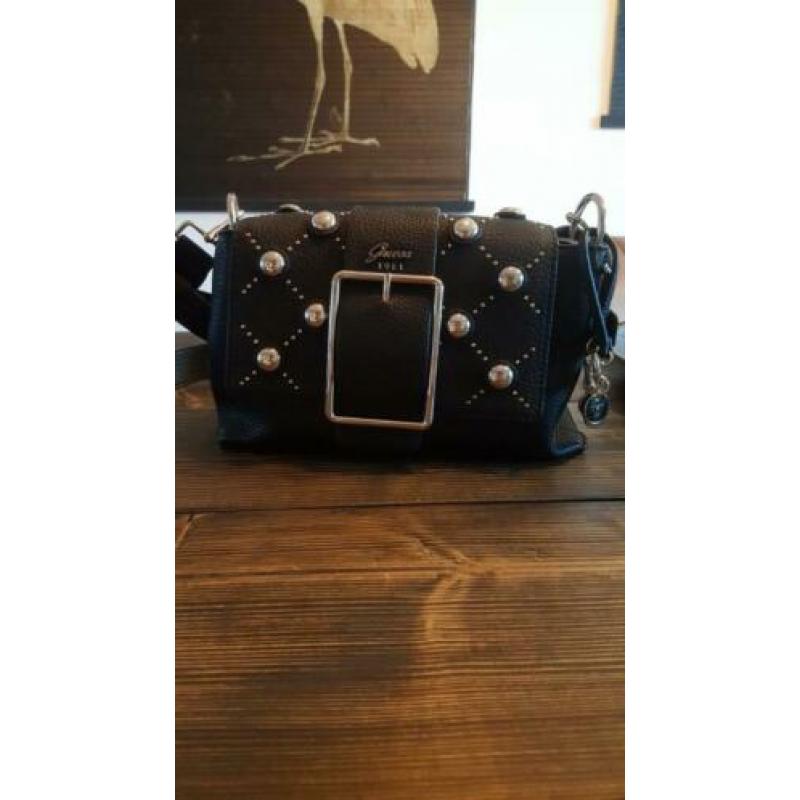 Guess tas