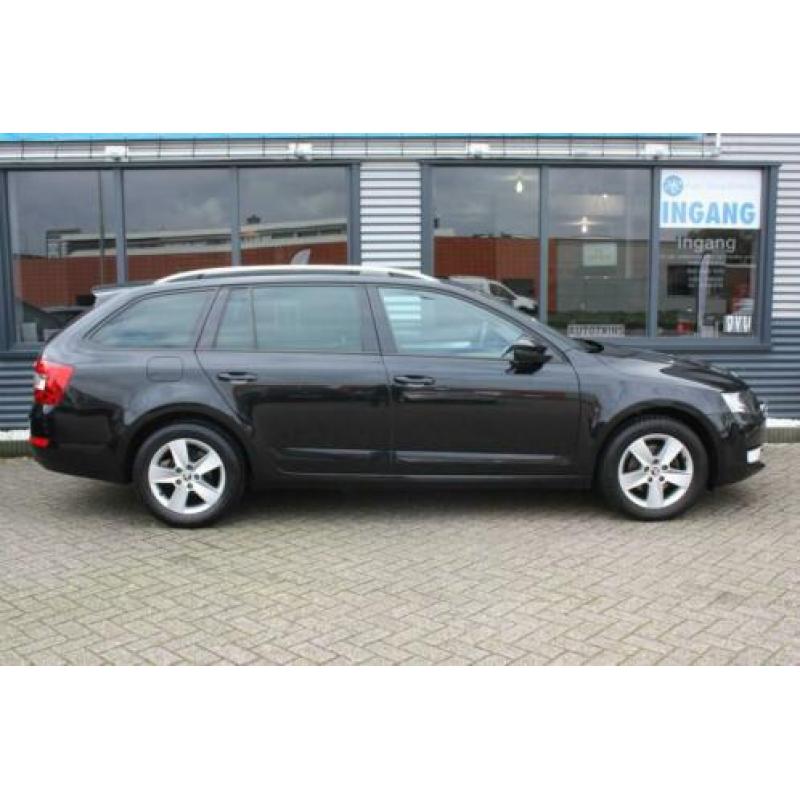 Skoda Octavia Combi 1.6 TDI CLIMA NAVIGATIE PDC CHROOM PRIVA