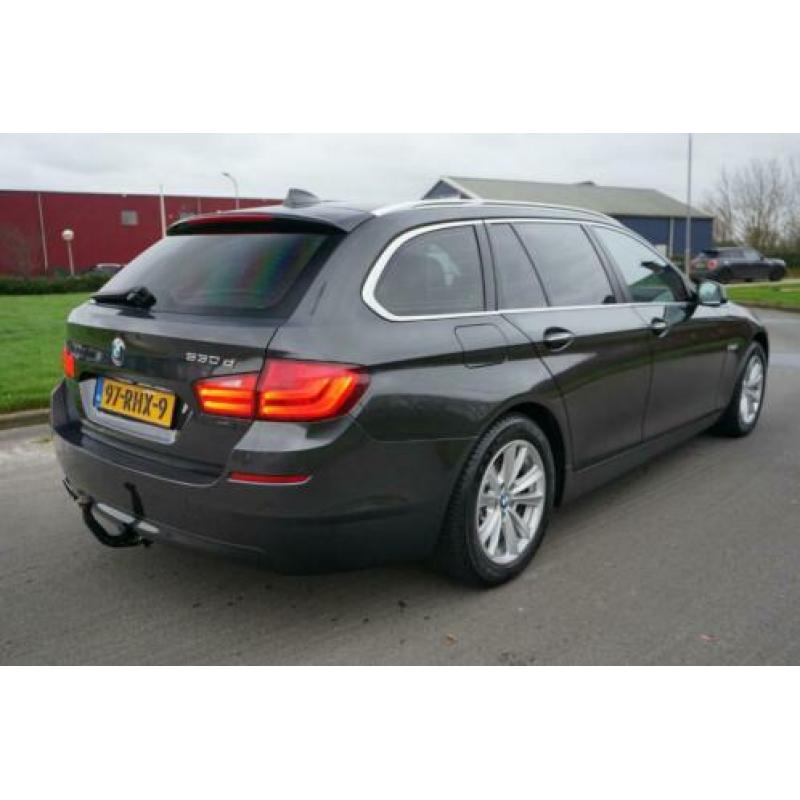 BMW 5-Serie 3.0 530D Touring 2010 Grijs Panoramdak|Keyless|