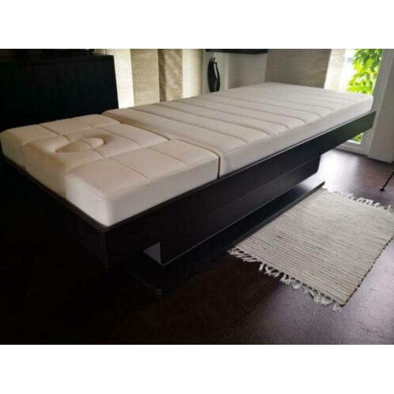 Exclusieve Wellnessbank behandelstoel massagetafel beauty