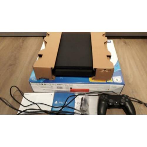 PlayStation 4 slim 500GB HDR 2019 , paar keer gebruikt!