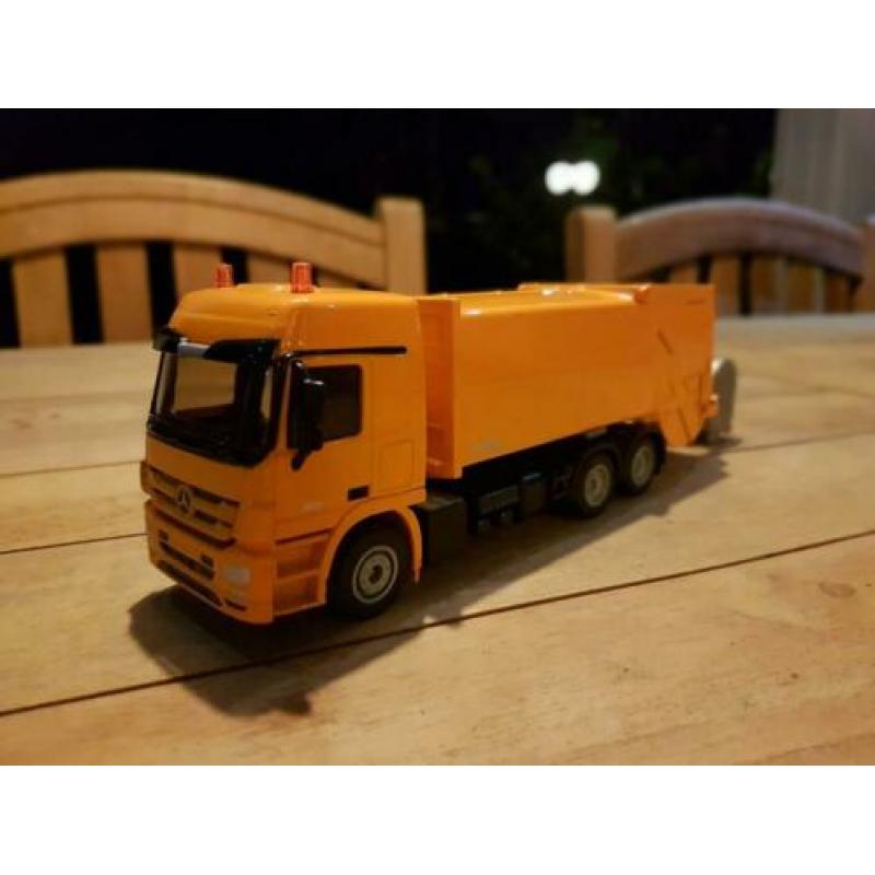 Siku Mercedes Actros nr. 2938 in doos