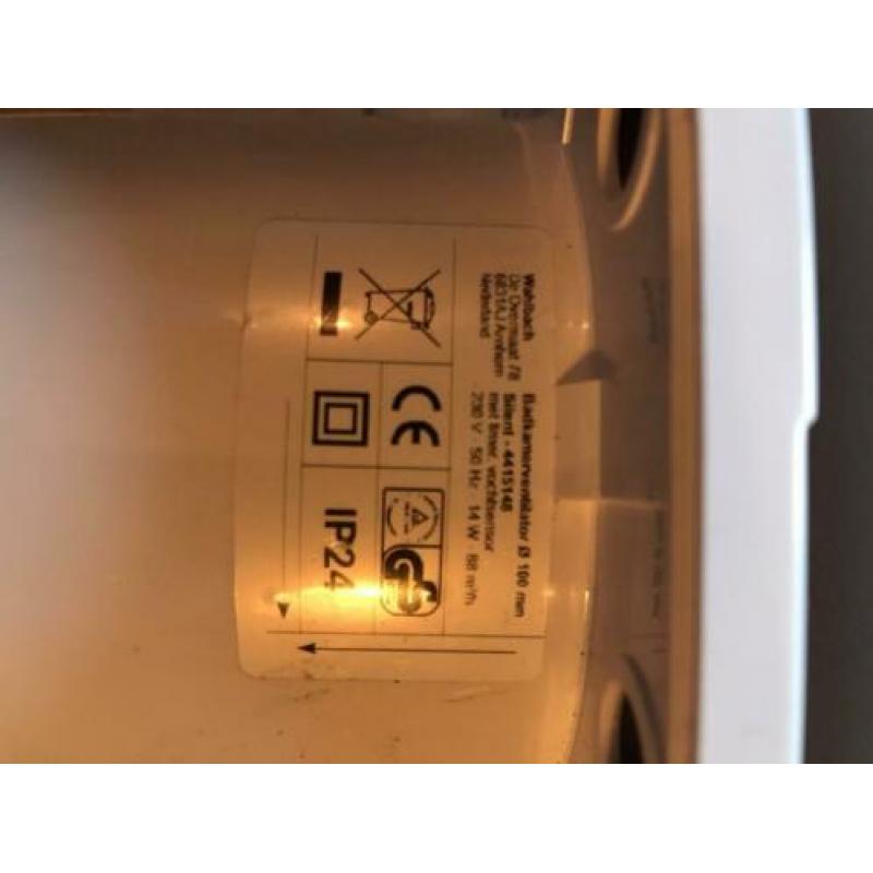 Badkamer ventilator nieuw met thimer en vocht sensor