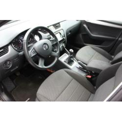 Skoda Octavia Combi 1.6 TDI CLIMA NAVIGATIE PDC CHROOM PRIVA