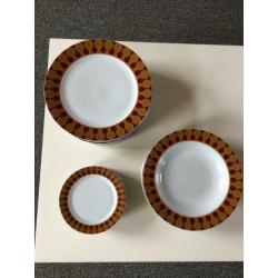 Vintage jaren 70 servies. 40-delig.