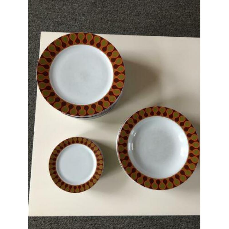 Vintage jaren 70 servies. 40-delig.
