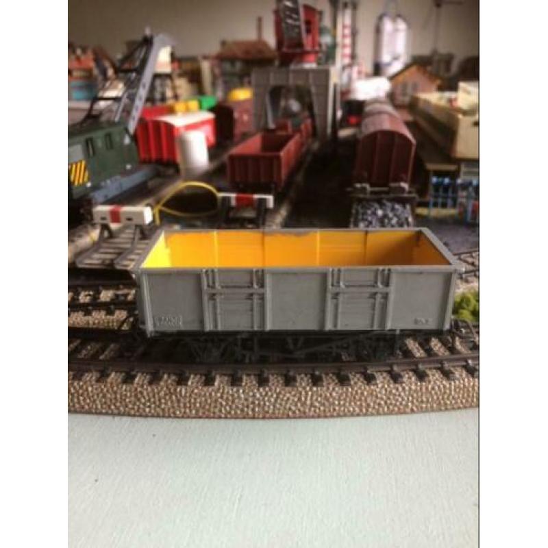 Drie open wagons oa JOUEF schaal HO