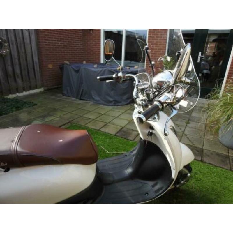 IVA retro scooter met nieuw Windscherm.