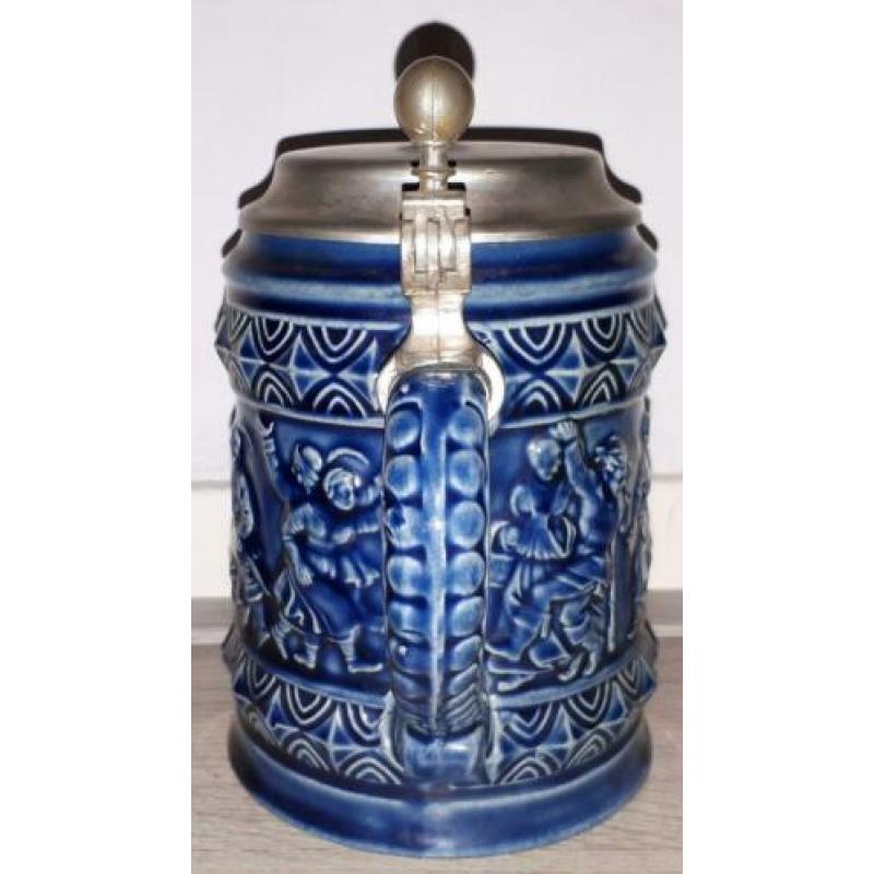 Prachtige Duitse bierpul met tinnen deksel.