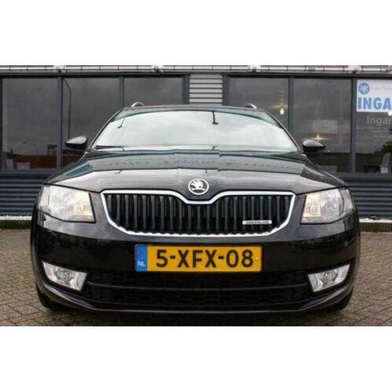 Skoda Octavia Combi 1.6 TDI CLIMA NAVIGATIE PDC CHROOM PRIVA