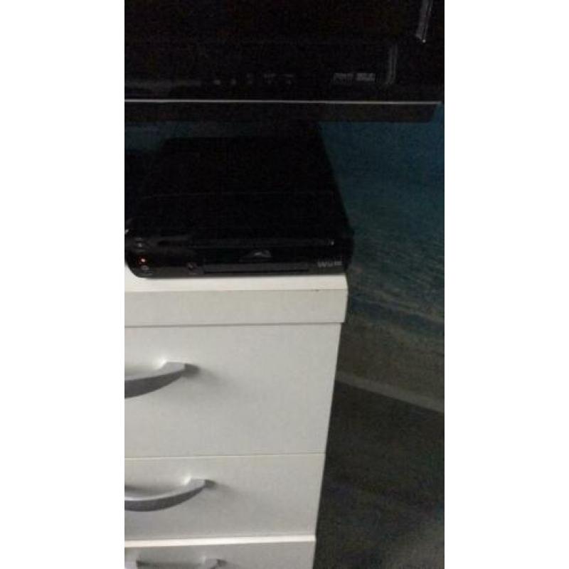 Wii u met 4 games+amiibo en toebehoren