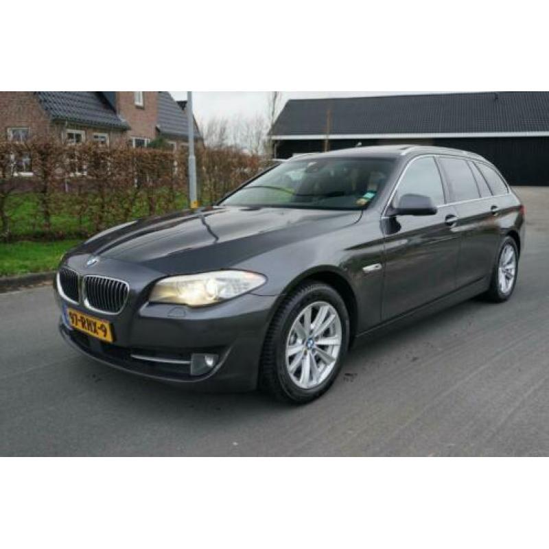 BMW 5-Serie 3.0 530D Touring 2010 Grijs Panoramdak|Keyless|