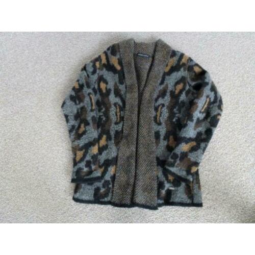 Vest van ROBERTO SARTO maat 40 valt ruim.