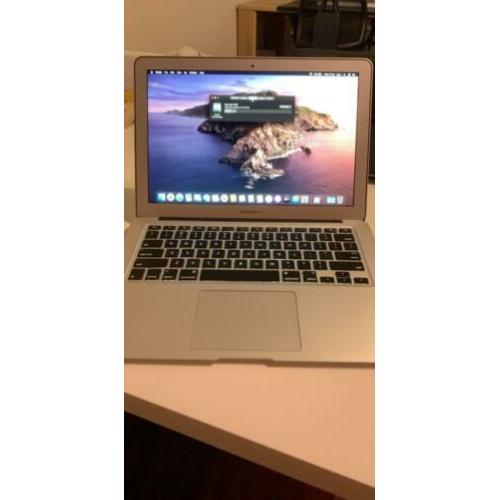 Apple MacBook Air i5 - 4GB - 128GB SSD