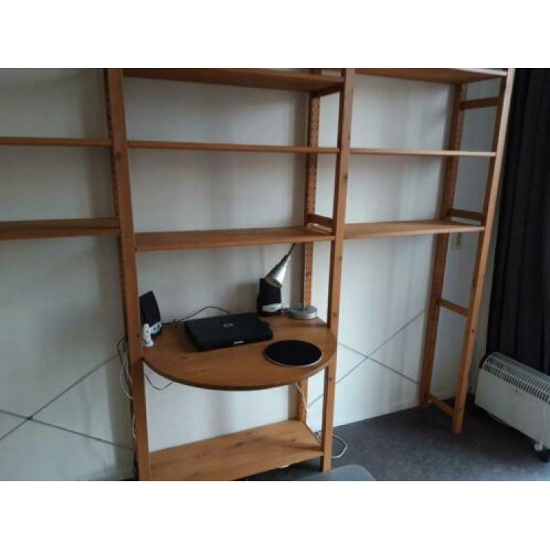 IVAR kastsysteem 3 elem.Br.259 cm. Diepte 30 cm. Hoogte 226.