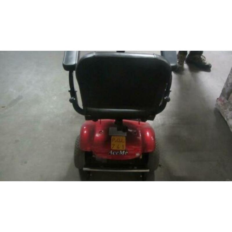 scootmobiel rood
