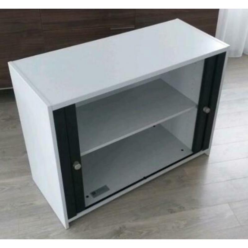 Nette archiefkast met roldeuren