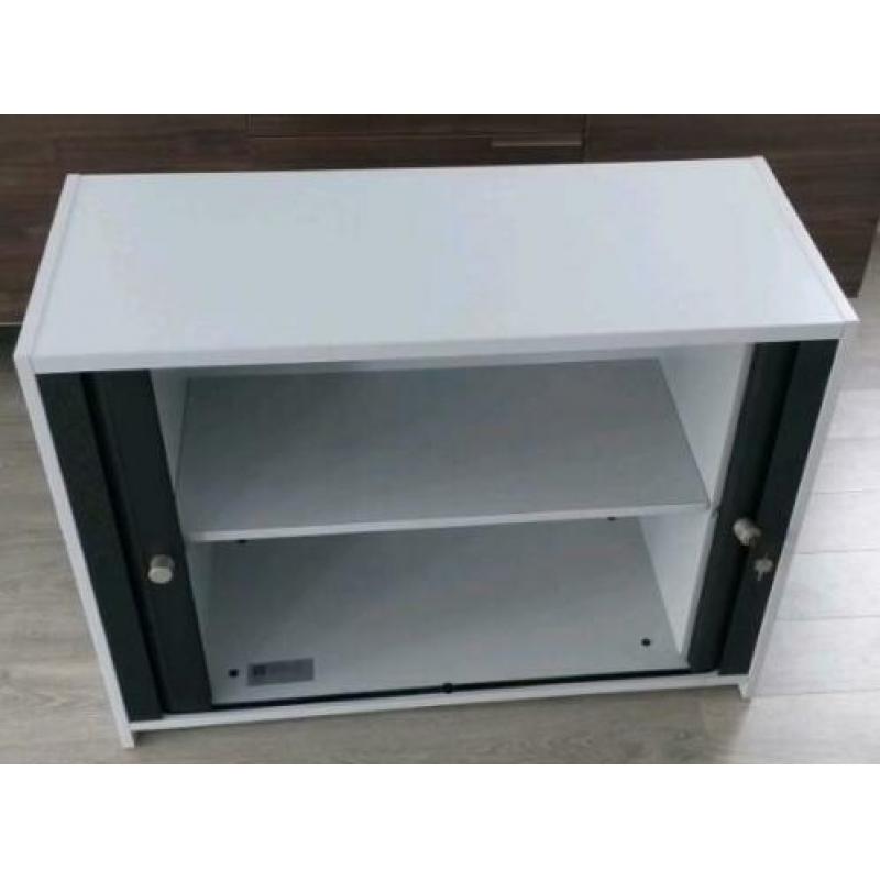 Nette archiefkast met roldeuren