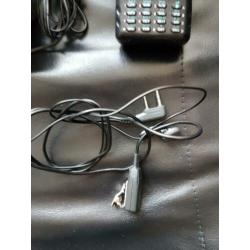 kenwood th-f7 porto met lader en microfoon.