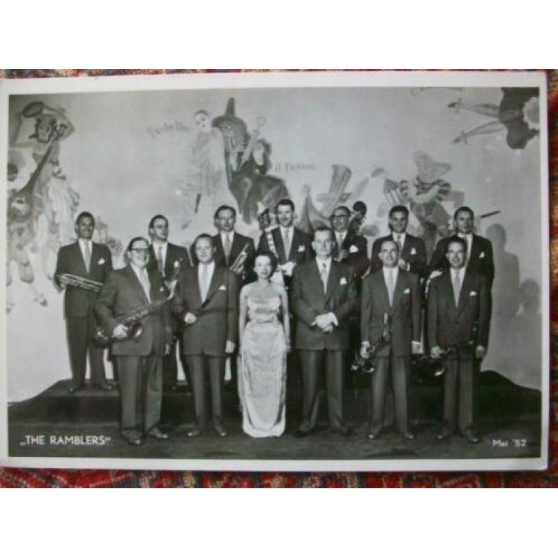 The ramblers foto mei 52 /janie bron 10,7 x 15 cm theo uden