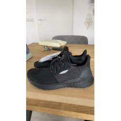 Adidas x Pharrel Williams running Maat 42