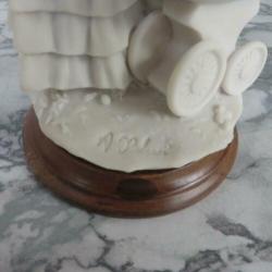 biscuit beeld moeder met kinderwagen hoog 20 cm
