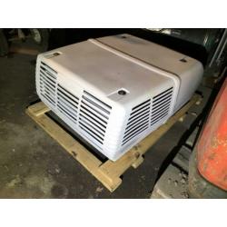 Nieuwe dak airco unit compleet met verwarming