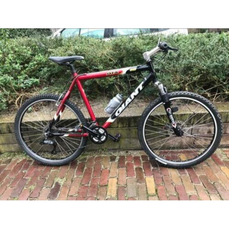 Mooie stoere giant atx mountainbike met schijfrem zgan