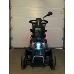 Bijna nieuwe scootmobiel mezzo 4 met nieuwe accu’s !!!!