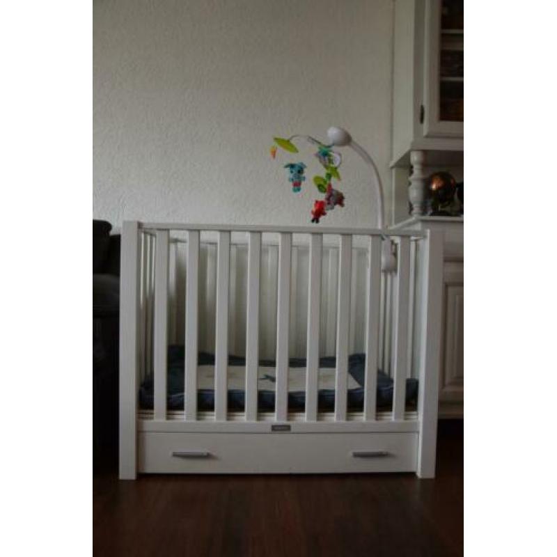 Bopita box met lade, boxkleden en tinylove mobiel