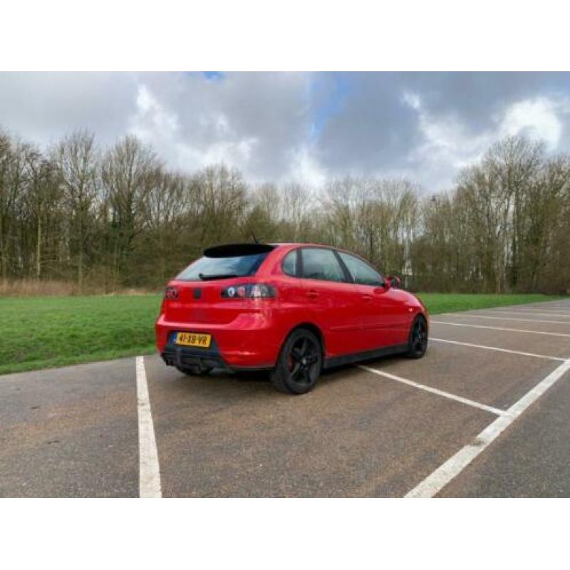 Seat Ibiza 1.6 77KW 5DRS 2007 Rood