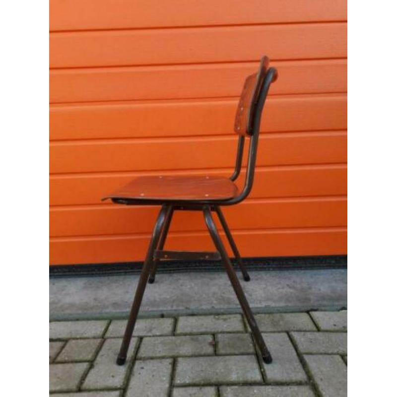 Vintage schoolstoel jaren tachtig