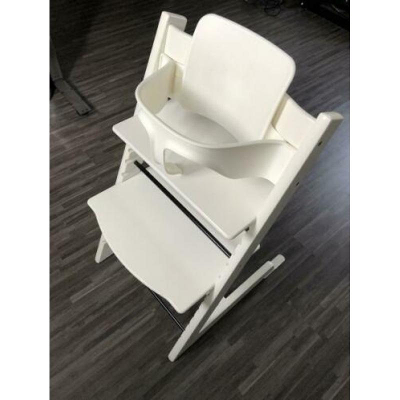 Witte Stokke Tripp Trapp stoel met baby set en tafeltje