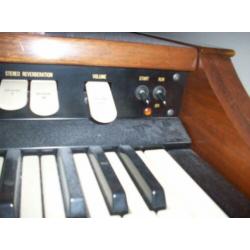 Hammond Lesley 145 met M111