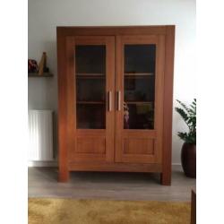 Dressoir + salontafel + vitrinekast